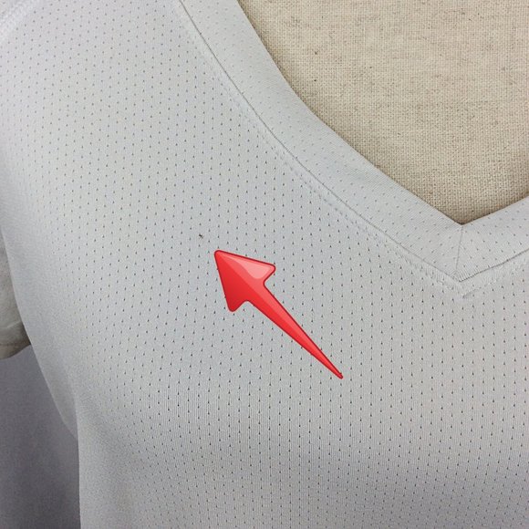 Under Armour Heat Gear T-Shirt Top Womens Large Fitted V-Neck Vented Breathable - Picture 6 of 7